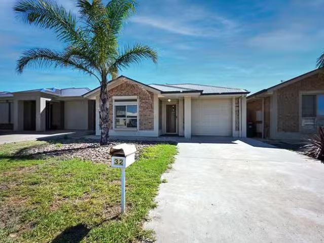 32 Custance Avenue, Whyalla Jenkins, SA 5609