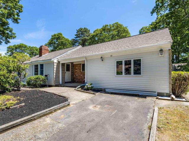 32 Davis Road