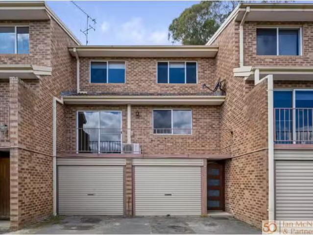 3/2 Doyle Place, Queanbeyan House for rent Listed by Property.
