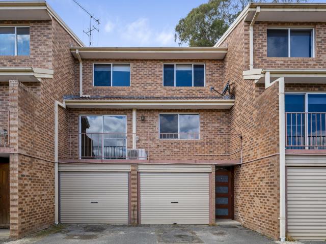 3/2 Doyle Place, Queanbeyan