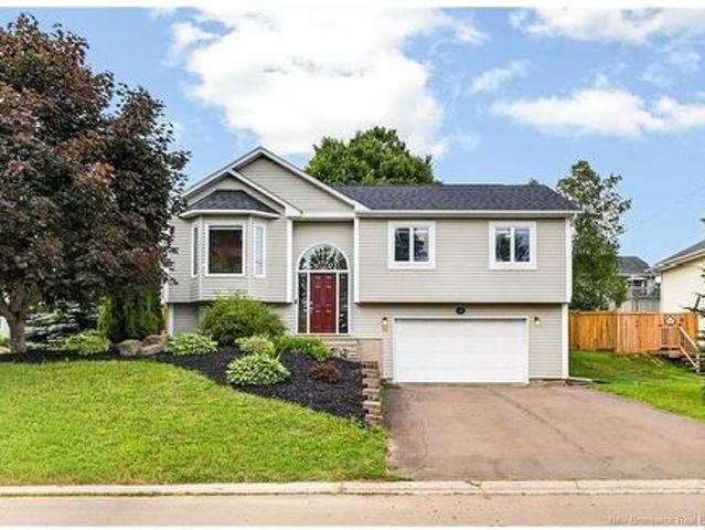 32 Du Ruisseau St, Dieppe, NB, E1A 8B3 house for sale | Listing ID NB143356 | Royal LePage