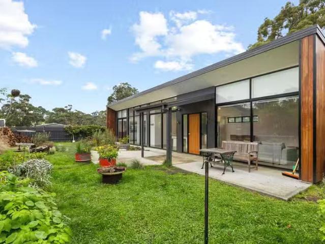 32 Dunn Drive, SURVEYORS BAY, TAS 7116 House for Rent