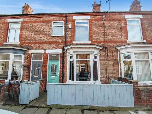 32 Eastbourne Road 2 bed terraced house to rent £695 pcm £160 pw