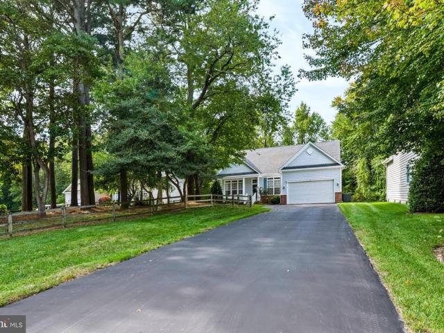 32 Easton Avenue