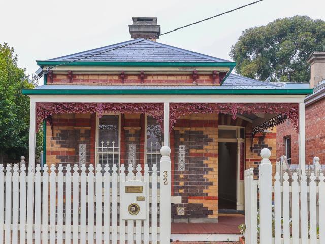 32 Edgevale Road, Kew
