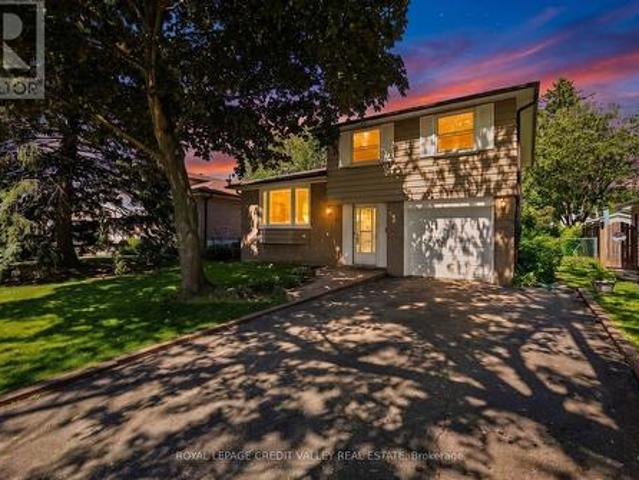 32 Farmington Drive, Brampton, ON, L6W 2V2 house for sale | Listing ID W13715 | Royal LePage