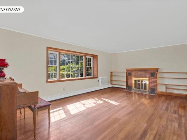 32 Fern Rd, Rocky Point, NY 11778