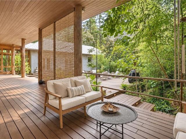 32 Francis Burge Road