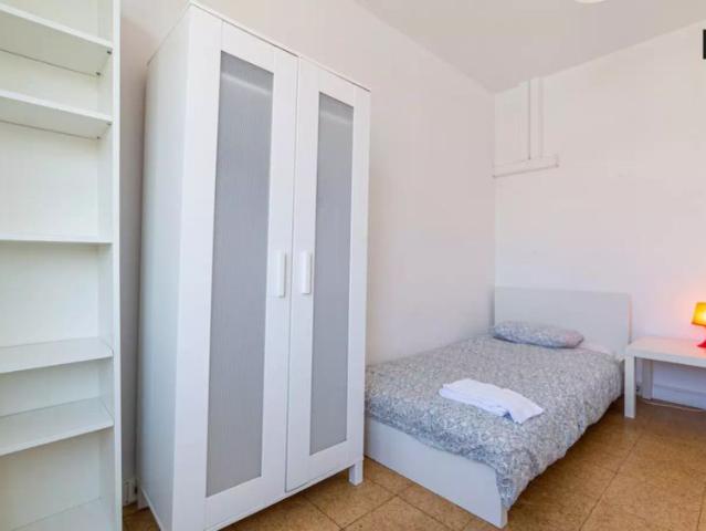32 Furnished rooms for rent in super cool students residence in Avenidas Nova
