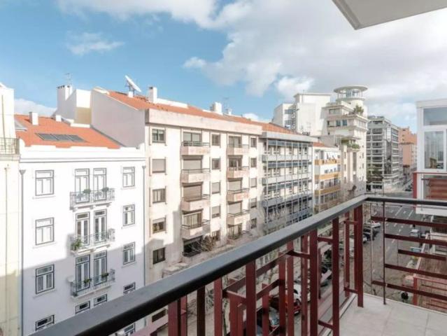 32 Furnished rooms for rent in super cool students residence in Avenidas Nova