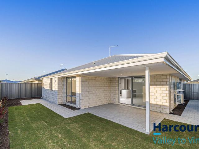 32 Gladstone Avenue, HENLEY BROOK, WA 6055