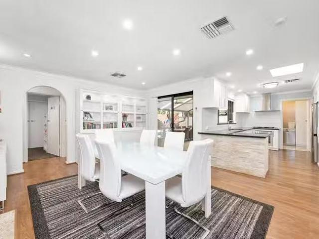 32 Gracechurch Crescent, Leeming, WA 6149