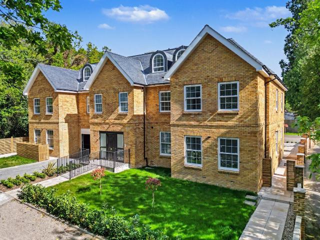 32 Green Lane, Cobham KT11, 3 bed flat to rent, £4,250 pcm | PrimeLocation