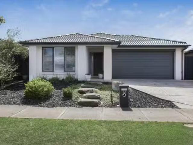 32 Harper Street, Melton South VIC 3338 House For Lease