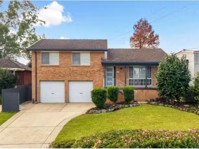 32 Haymet Street, BLAXLAND House for rent Listed by Chelsea I.