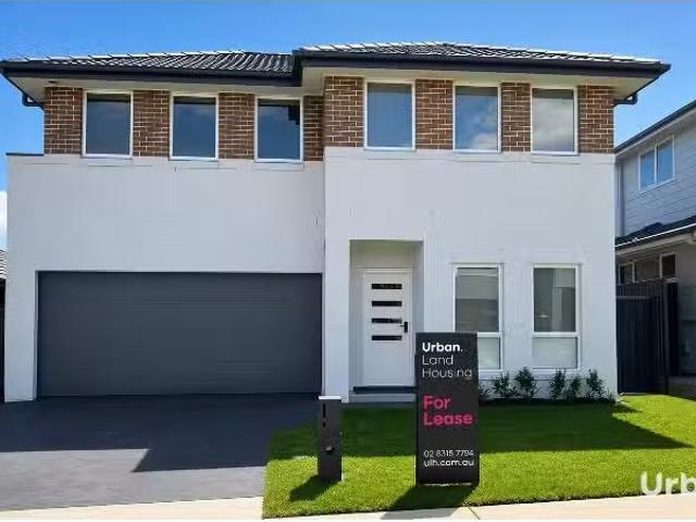 32 Hazelton Street, Austral House for rent Listed by Kedak Ye.
