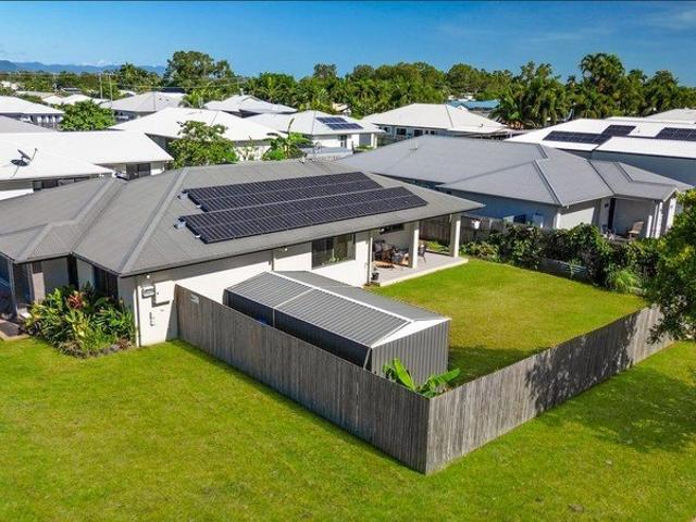 32 Heather Avenue A beautiful partly furnished 4 bedroom home with SOLAR AND YARD MAINTENANCE INCLUDED