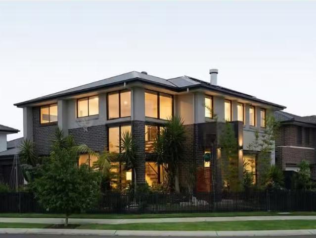 32 Hungerford Street, Catherine Field House for rent Listed b.