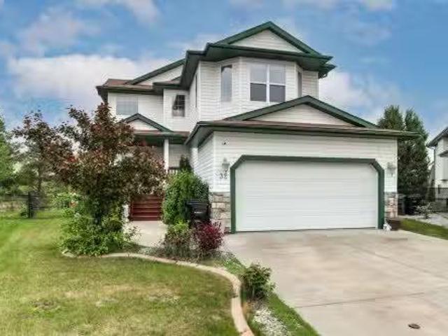 32 Lamplight Bay, Spruce Grove, AB, T7X 4N2 house for sale.