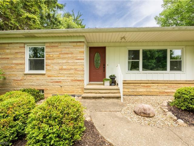 32 Lakeview Drive