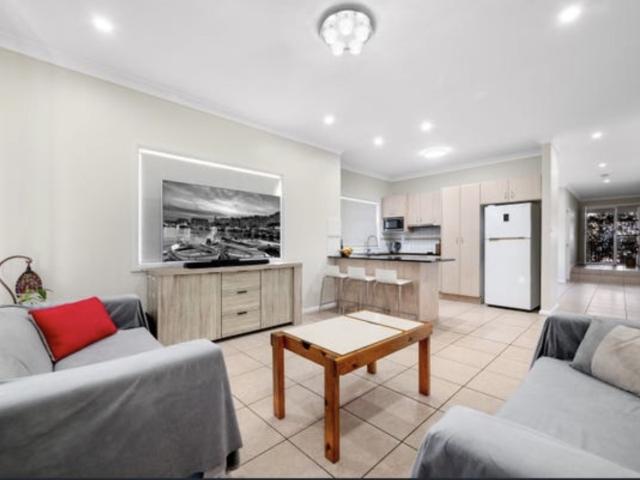3/2 Lalor StreetGlenfield NSW 2167, Australia
