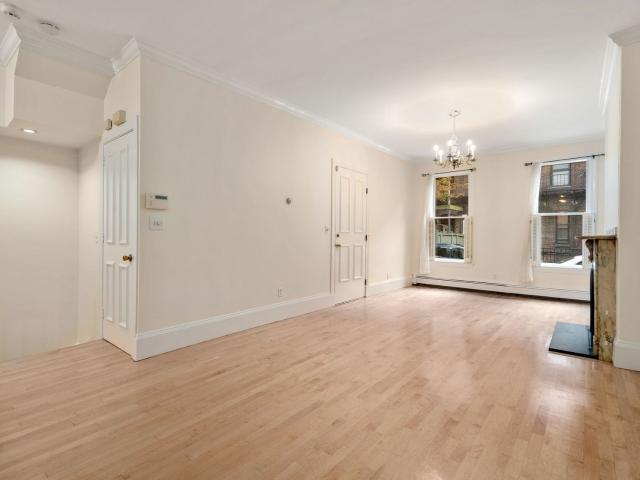 32 Lawrence St. Unit 1, Boston, US, MA