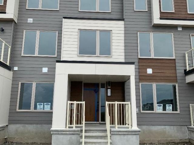 32 Limnos Lane North Ottawa, ON K2S0V5