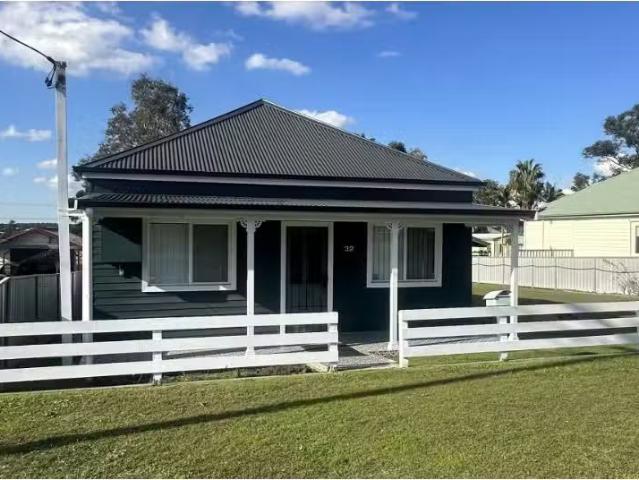 32 Love Street, Cessnock House for rent Listed by Julia Oclea.