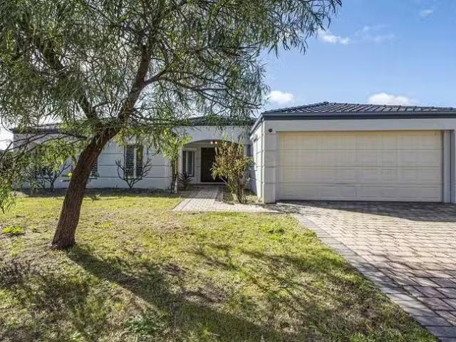 32 Madras Crescent, Port Kennedy, WA 6172