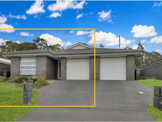 32 Morecambe Circuit, THORNTON Townhouse for rent Listed by B.
