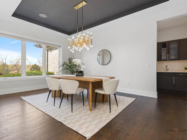 32 N Acacia Drive