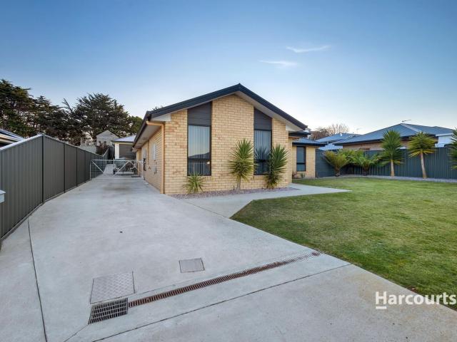 32 Nairana Avenue, SHOREWELL PARK, TAS 7320