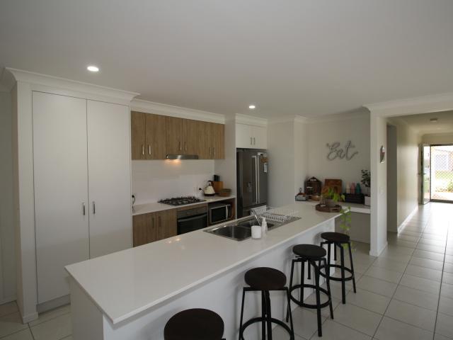 32 O'Connell Parade Urraween, QLD 4655