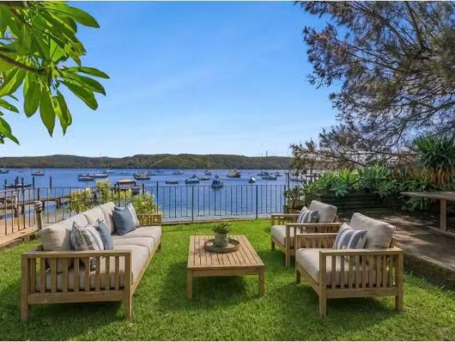 32 Paradise Avenue, Avalon Beach House for rent Listed by Mel.