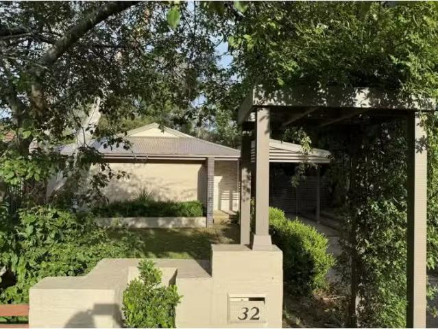 32 Paris Parade, Katoomba House for rent Listed by Maddie Sap.