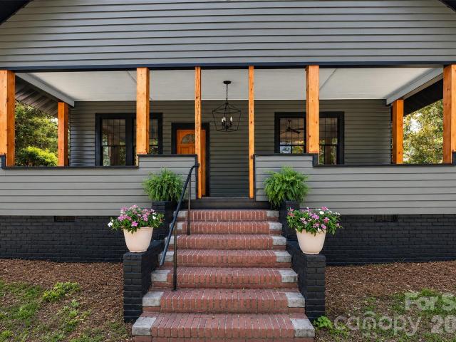 32 Pinecrest Avenue