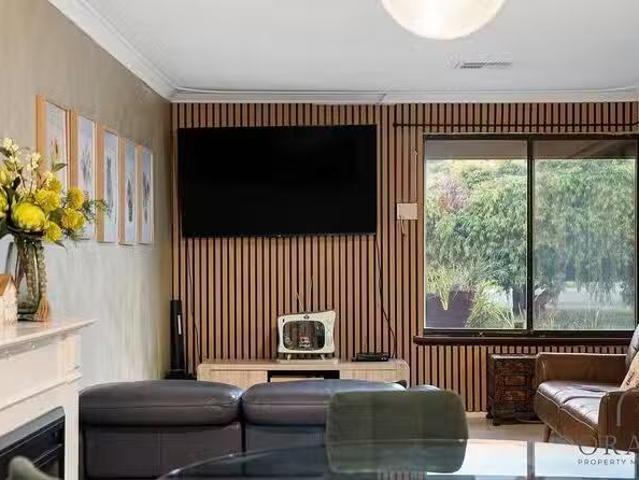 32 Quamby Place, Rockingham, WA 6168