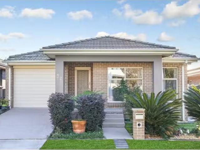 32 Rafter Parade, ROPES CROSSING House for rent Listed by Kay.