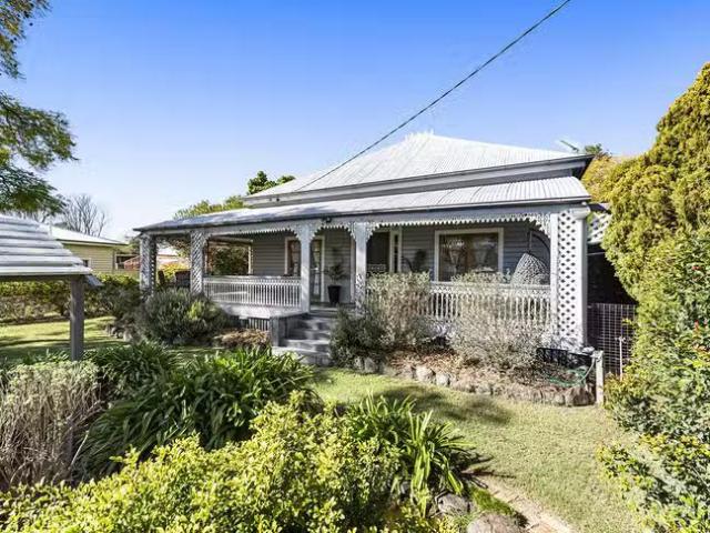 32 Railway Street, Pittsworth, QLD 4356