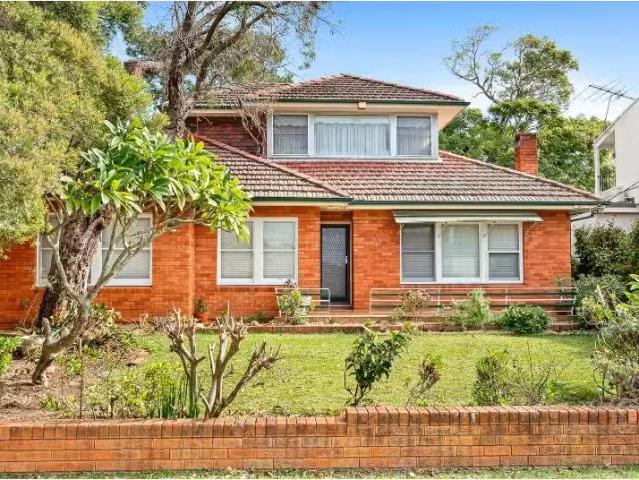 32 Read Street, Blakehurst House for rent Listed by Riley Cow.
