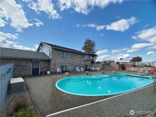 32 Red Apple Drive