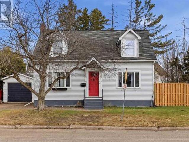 32 Salisbury Ave, Sault Ste. Marie, ON, P6B 1L7 house for sale | Listing ID SM261639 | Royal LePage