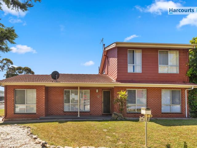 32 Shamrock Road, HALLETT COVE, SA 5158