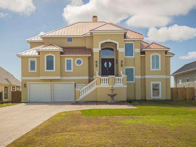 32 Southpointe Cir, Rockport, TX
