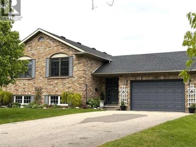 32 St Ladislaus Street, Courtland, ON, N0J 1E0 house for sale | Listing ID 40837 | Royal LePage