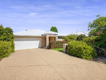 32 Stockman Circuit, Thurgoona NSW 2640 House For Rent | Domain