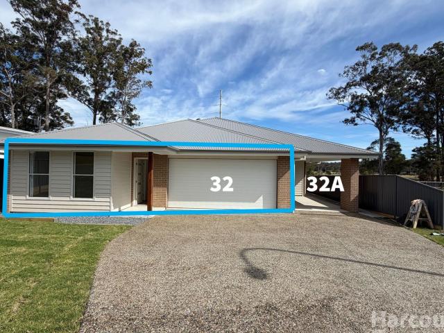 32 Strathallan Terrace, Thrumster, NSW 2444