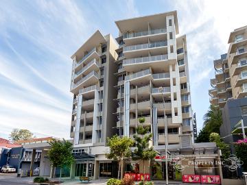32a/128 Merivale Street