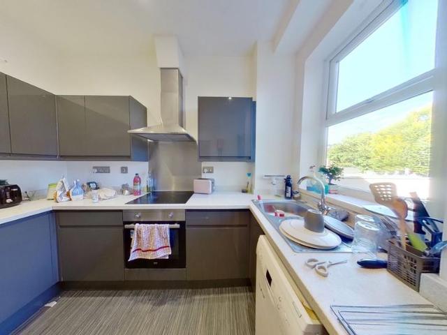 32A Shakespeare Street, Nottingham. 4 bed flat to rent £2,895 pcm £668 pw