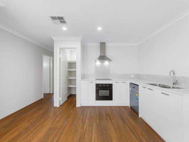 32A ShellharbourAlkimos WA 6038, Australia